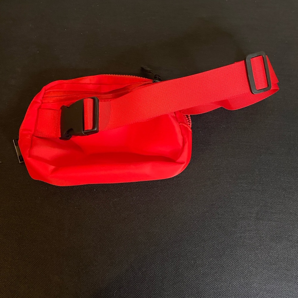 Red Mini‎ Bag - Picture 2 of 3